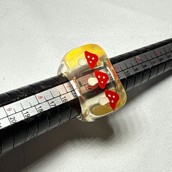 Handmade Resin Mushroom Ring Retro Style Chunky Statement Jewelry - Picture 6 of 7